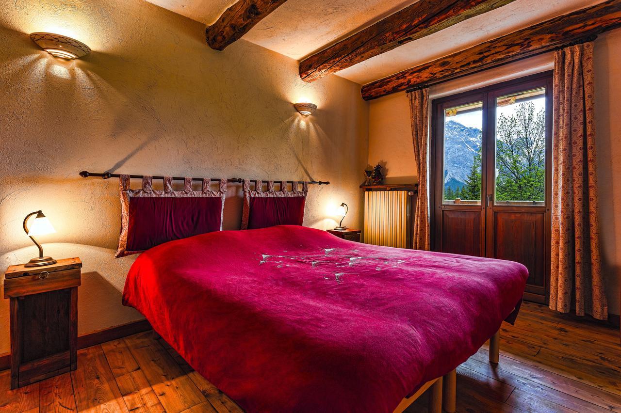 Agriturismo Il Fiocco Cesana Torinese Buitenkant foto